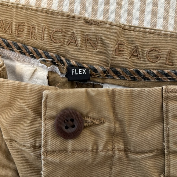 American Eagle Men’s chinos in British Khaki, 30W x 32L - Picture 2 of 4